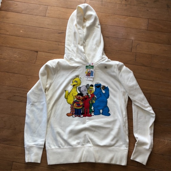 KAWS uniqlo hoodie Sesame Street - Picture 4 of 10